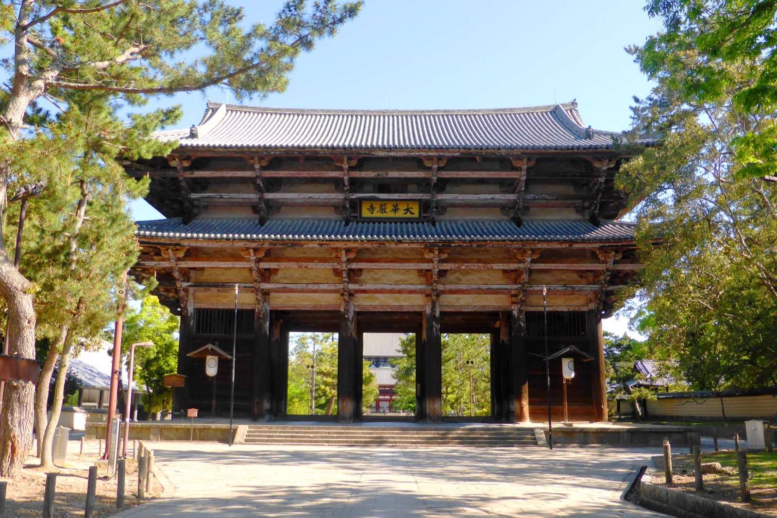 Photo of Nandaimon Gate, Japan (Todai-ji, Nandai-mon (Graet South Gate) -1 (May 2019) by Tetsuhiro Terada)
