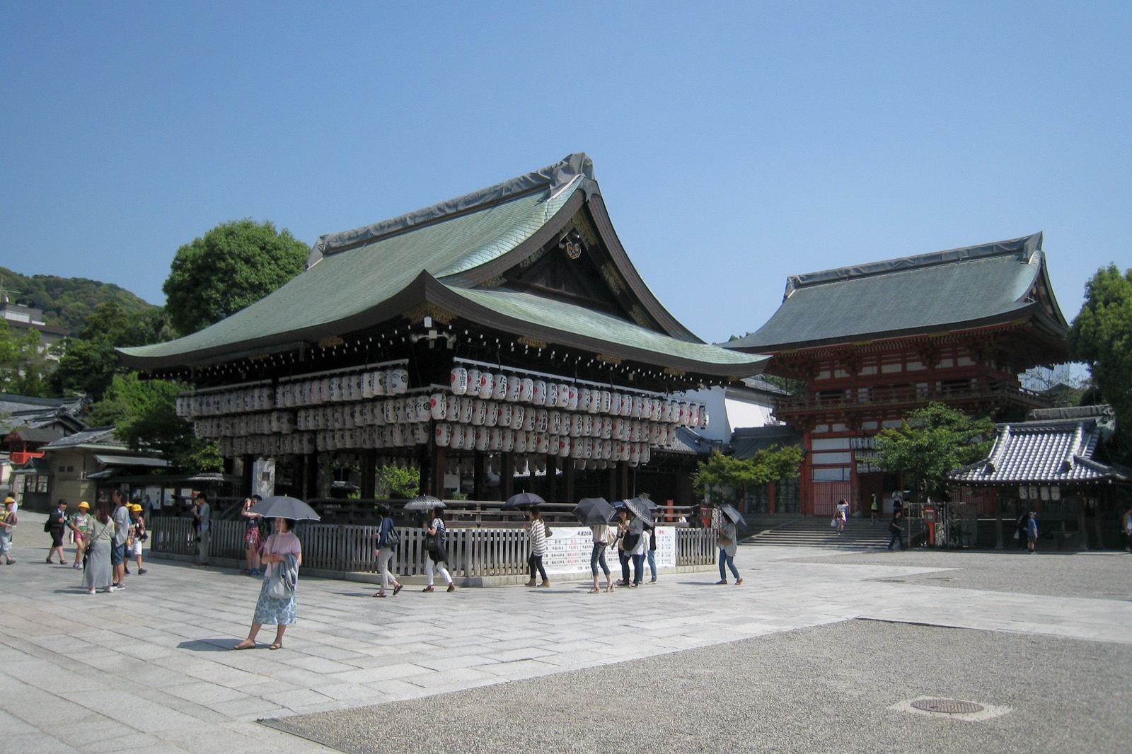 Photo of Yasaka Shrine, Japan (Yasaka Shrine by Doug Letterman)