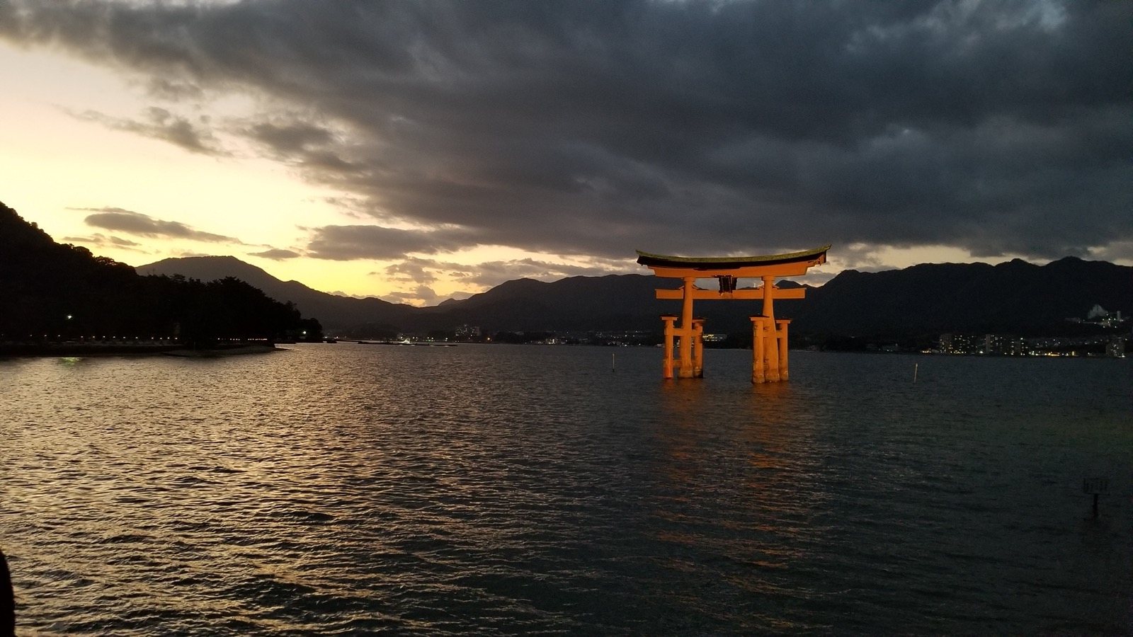 Photo of Miyajima O-Torii, Japan (the gate at twilight by Steven Perez)