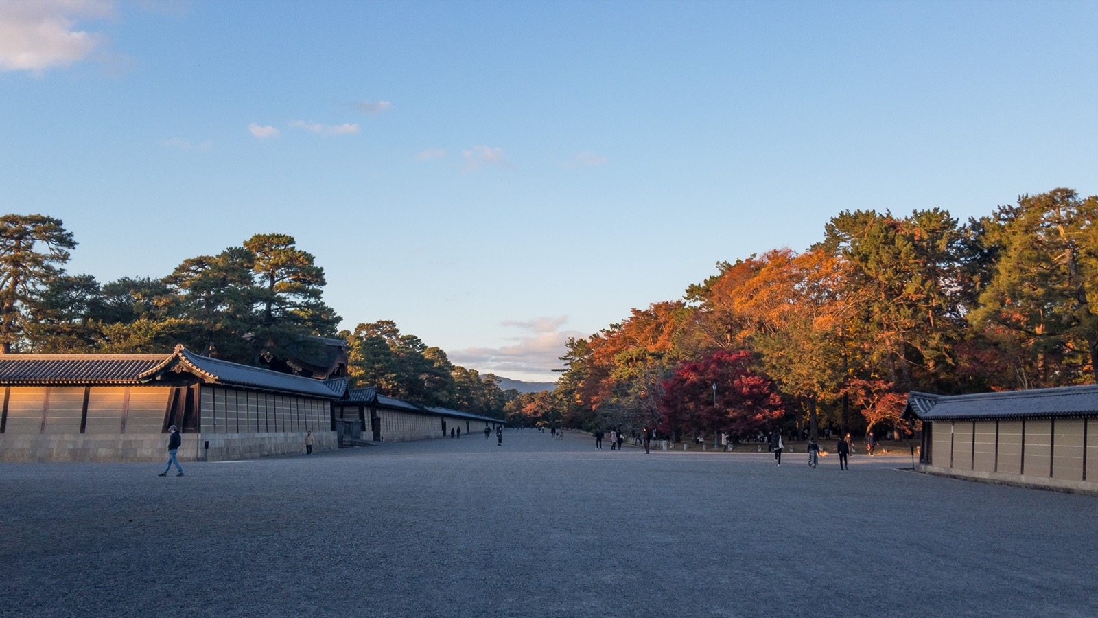 Photo of Imperial Palace Area, Japan (At Kyoto Imperial Place Park by Daniel Ramirez)
