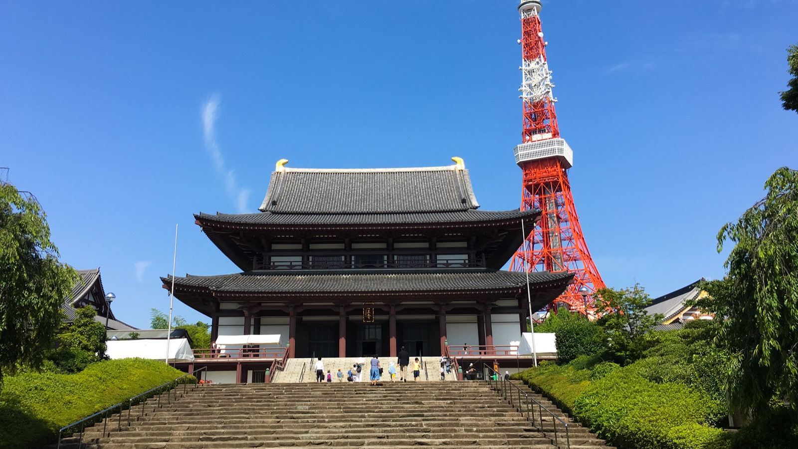 Photo of Zojoji Temple, Japan (Zojo-ji and the Tokyo Tower by Daniel Ramirez)
