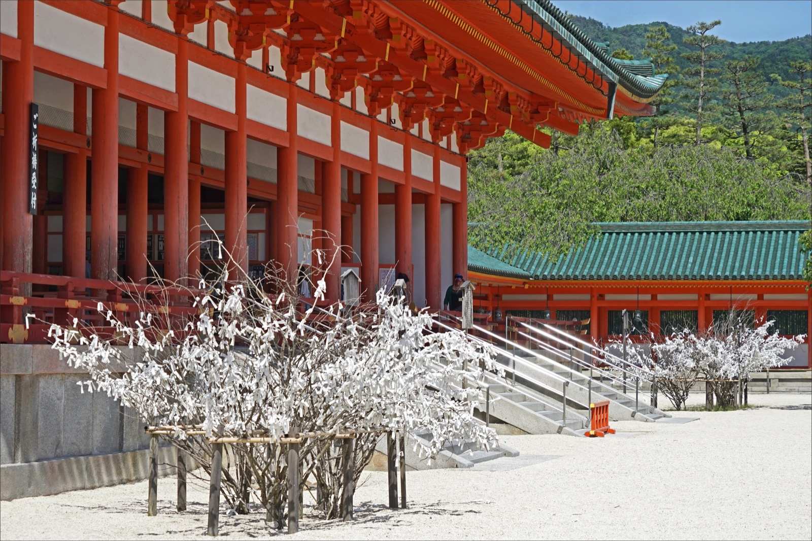 Photo of Heian Jingu Shrine, Japan (Le sanctuaire shinto Heian-Jingu (Kyoto, Japon) by Jean-Pierre Dalbéra)