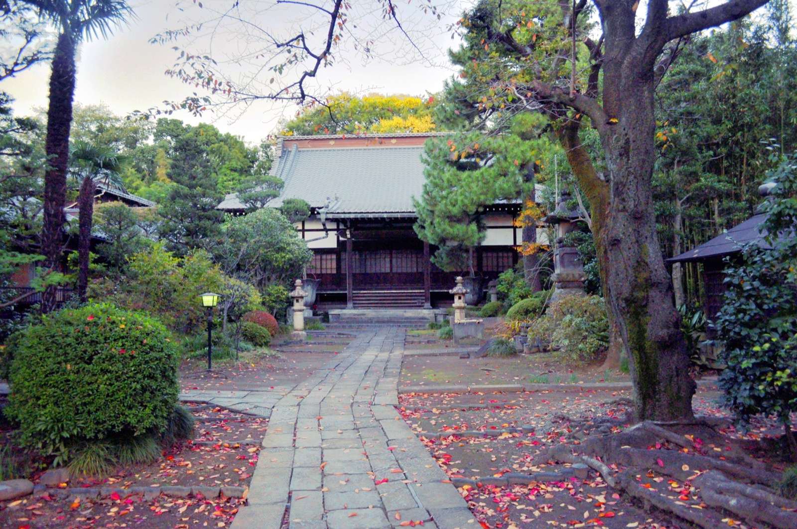 Photo of Rinkoji Temple, Japan (Tokyo - Yanaka 145 - Rinkoji Temple by Joe Mabel)