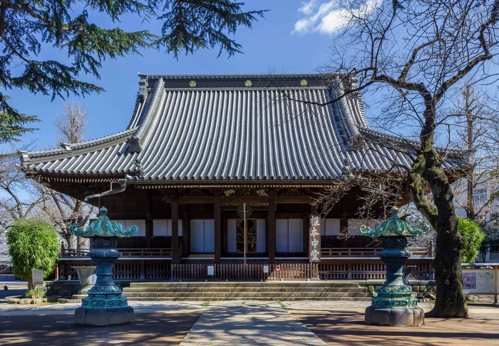 Photo of Kaneiji Temple, Japan (Main Hall of Kan'ei-ji Temple in Taitō-ku, Tokyo. 寛永寺、根本中堂（東京都台東区） by Kakidai)